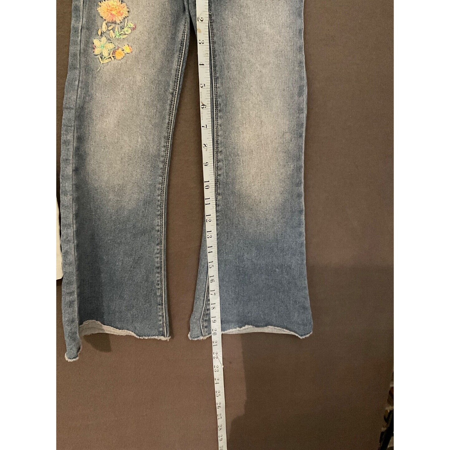 Lot 2 Girls Jeans Size 6 – Wonder Nation Flare & Mila Rose Skinny Denim