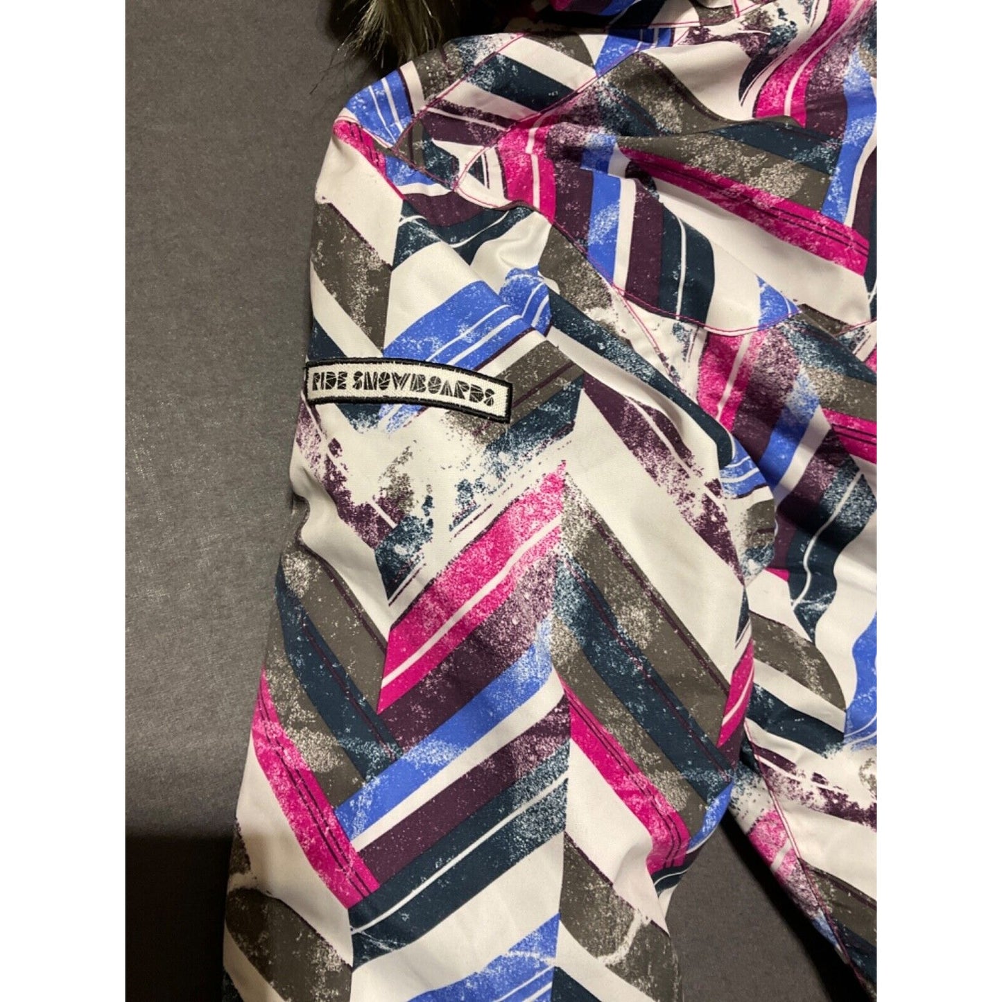 Ride Malibu Girls Youth Medium Snowboard Jacket Chevron Print - New With Tags