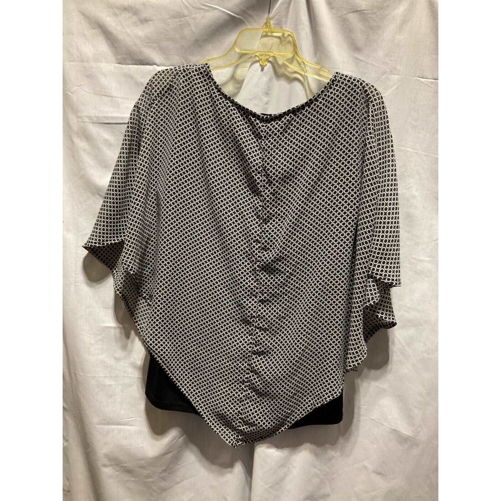 Robert Louis Women's Cape Style Top, Lined, Short Sleeve, Size Large Pullover