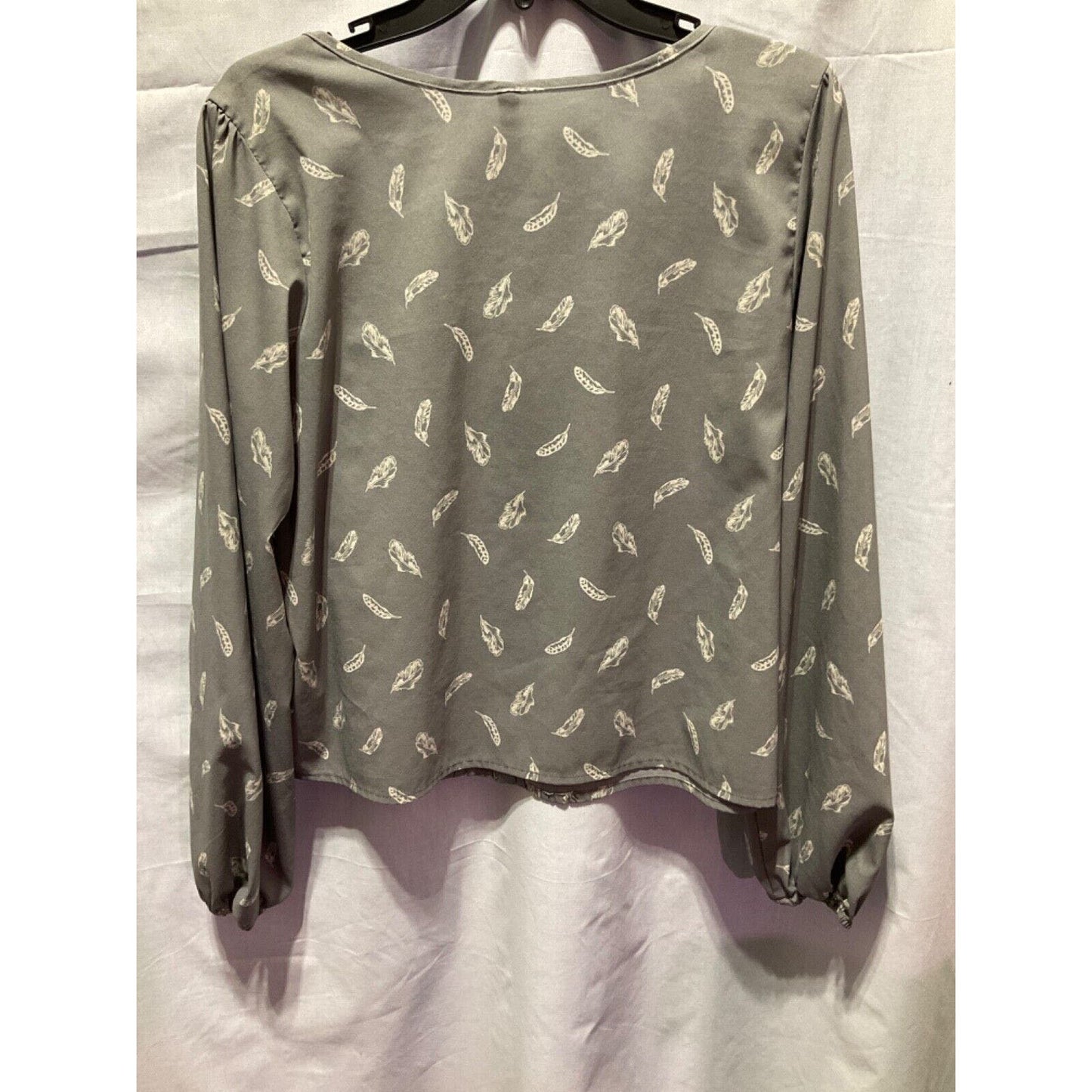 MUDD Women's XL Long Sleeve Top Grey Leaf Design Pleated Lightweight