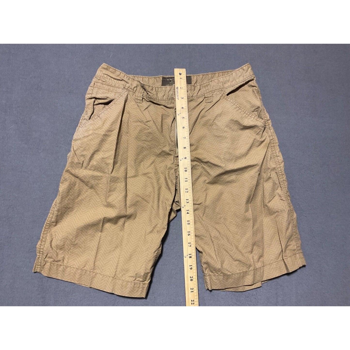 Old Navy Surplus Chino Shorts Size 33 Brown, 5 Pockets, 11" Inseam Angle Design