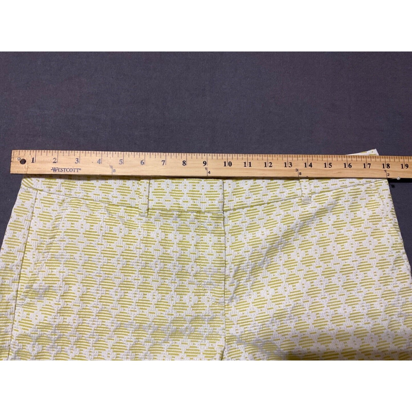 Loft Women's Geometric Print Shorts Size 10 Yellow White Mid Rise Cotton Blend