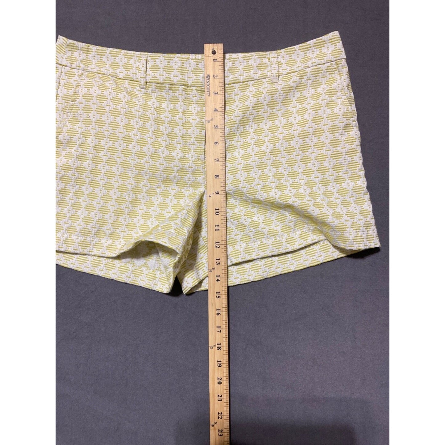 Loft Women's Geometric Print Shorts Size 10 Yellow White Mid Rise Cotton Blend