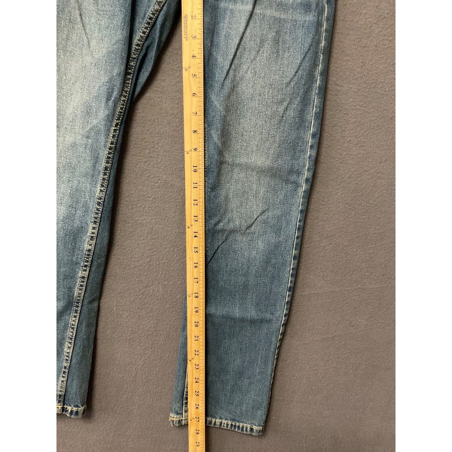 NWT Tommy Hilfiger Boys Size 14 Slim Fit Revolution Jeans Canyon Wash 30x27