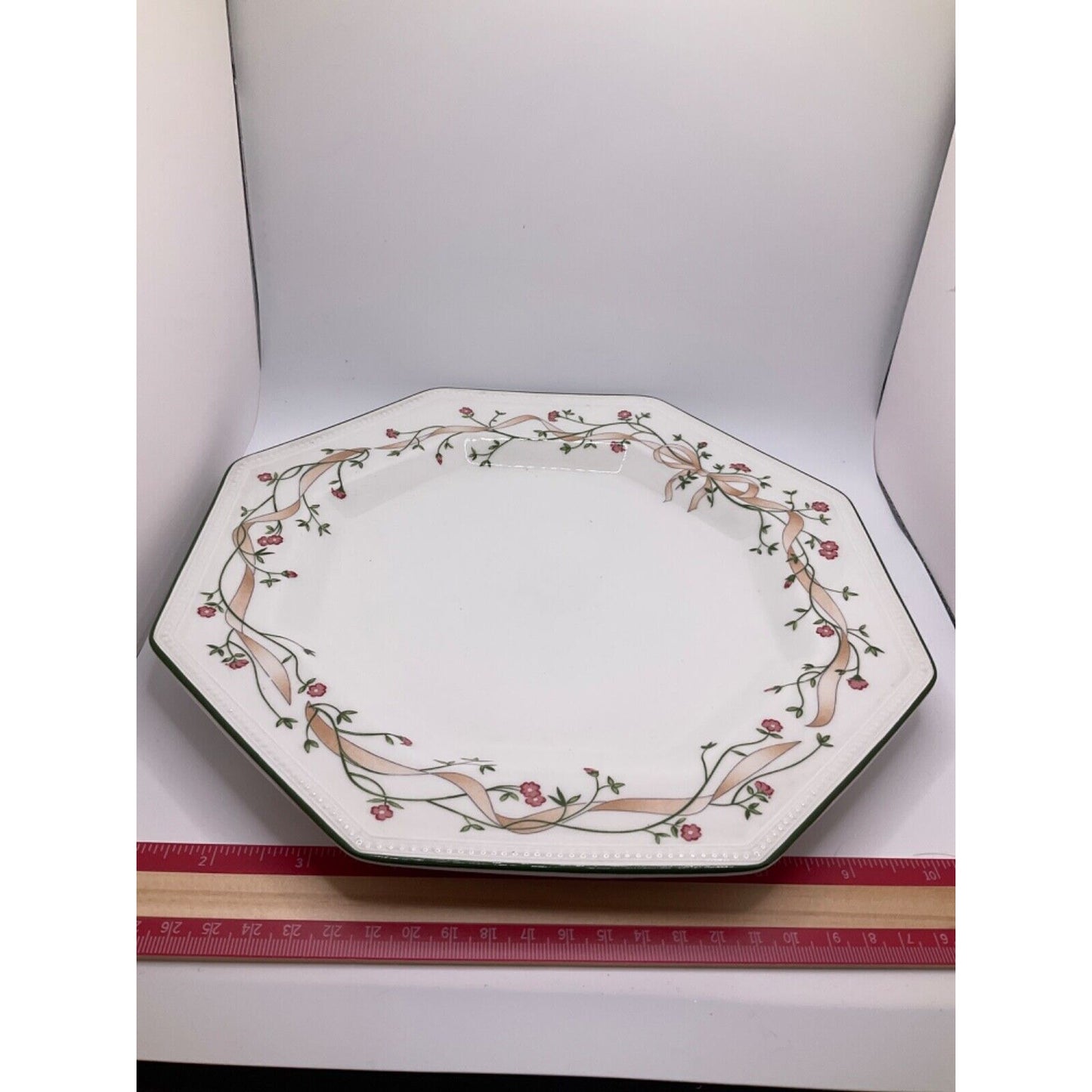 Vintage Johnson Brothers Eternal Beau 10" Plate Green Trim Floral  Holiday