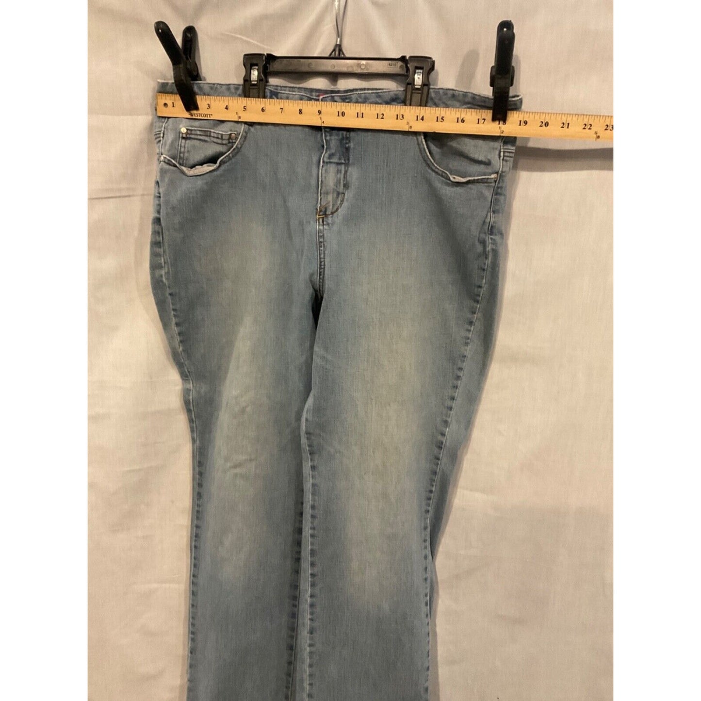 Tralia Soda Blue Jeans 18W Straight Leg Mom Jeans, Light Wash