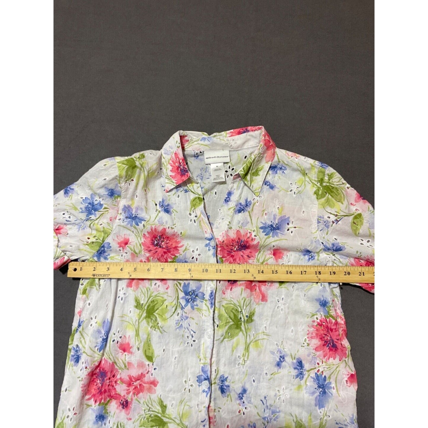 Alfred Dunner M Blouse Embroidered Flowers Keyholes Cruise Wear Tropical