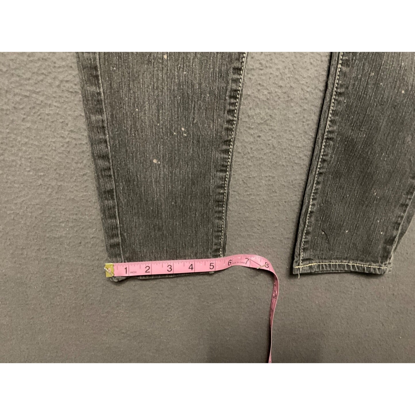 Apple Bottoms Jeans 9/10 Gray Skinny Embroidered Pockets Distressed Vintage