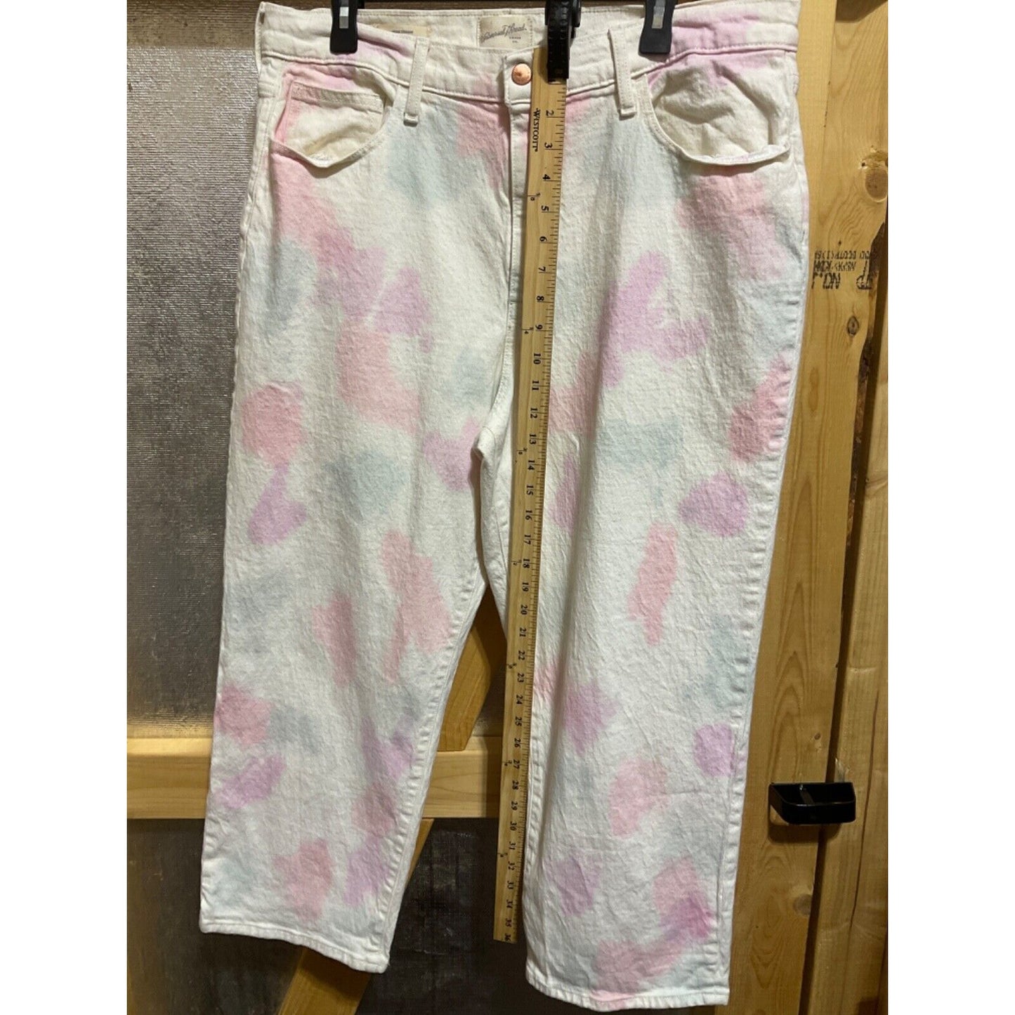 Universal Thread Size 16 Tie Dye Denim Capri Jeans 37W 24L Great Condition