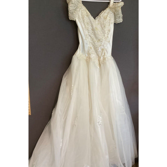 J &J Bridal Wedding Dress Ivory Sz 12 Beaded Tulle Off Shoulder Cosplay Princess