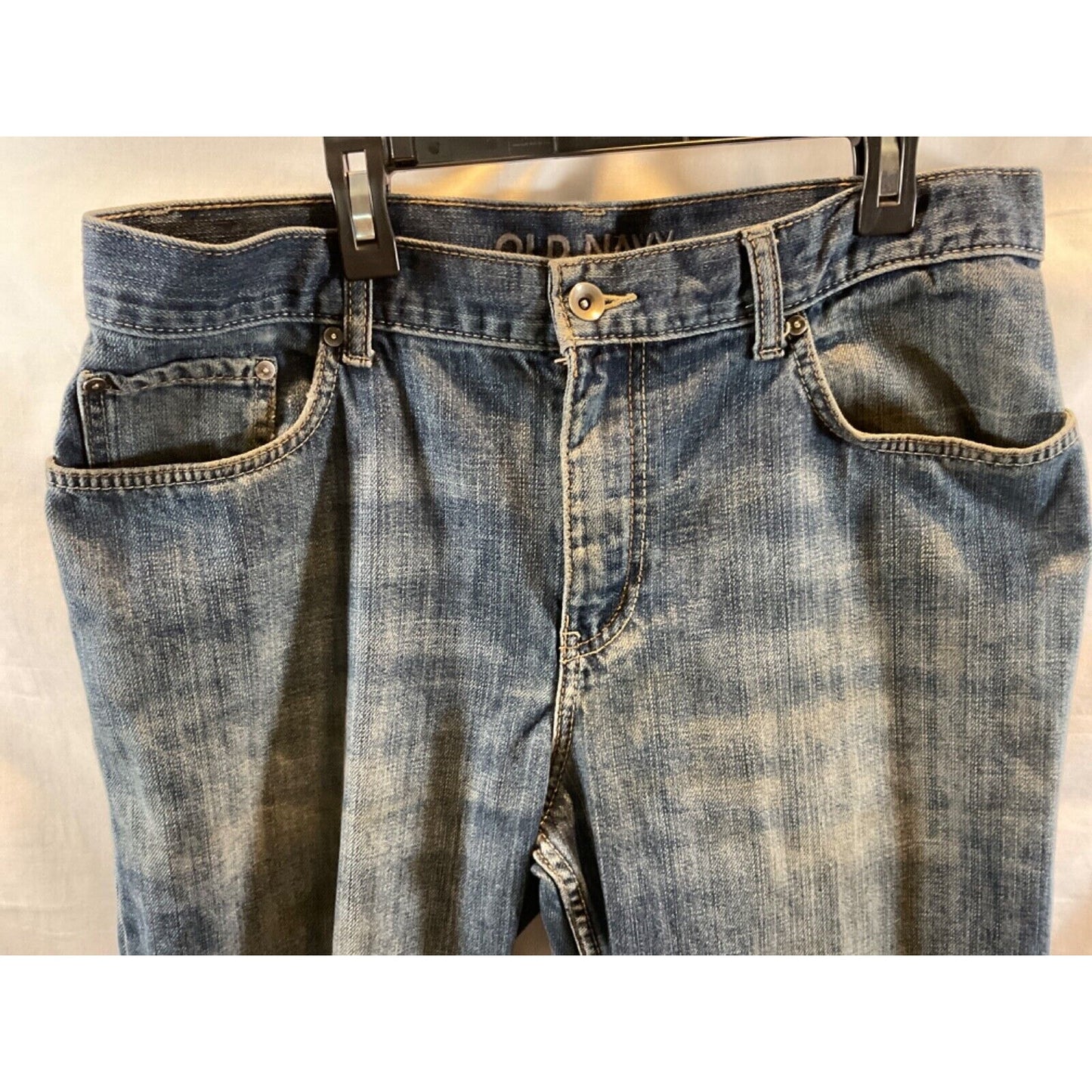 Old Navy Men's Blue Jeans 33x32 - Loose Fit, 100% Cotton, Slight Wear on Legs