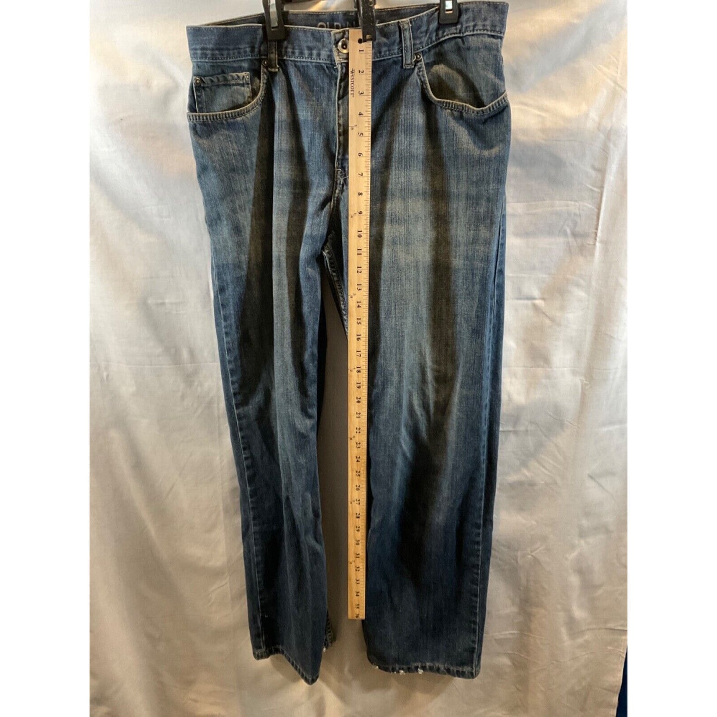 Old Navy Men's Blue Jeans 33x32 - Loose Fit, 100% Cotton, Slight Wear on Legs