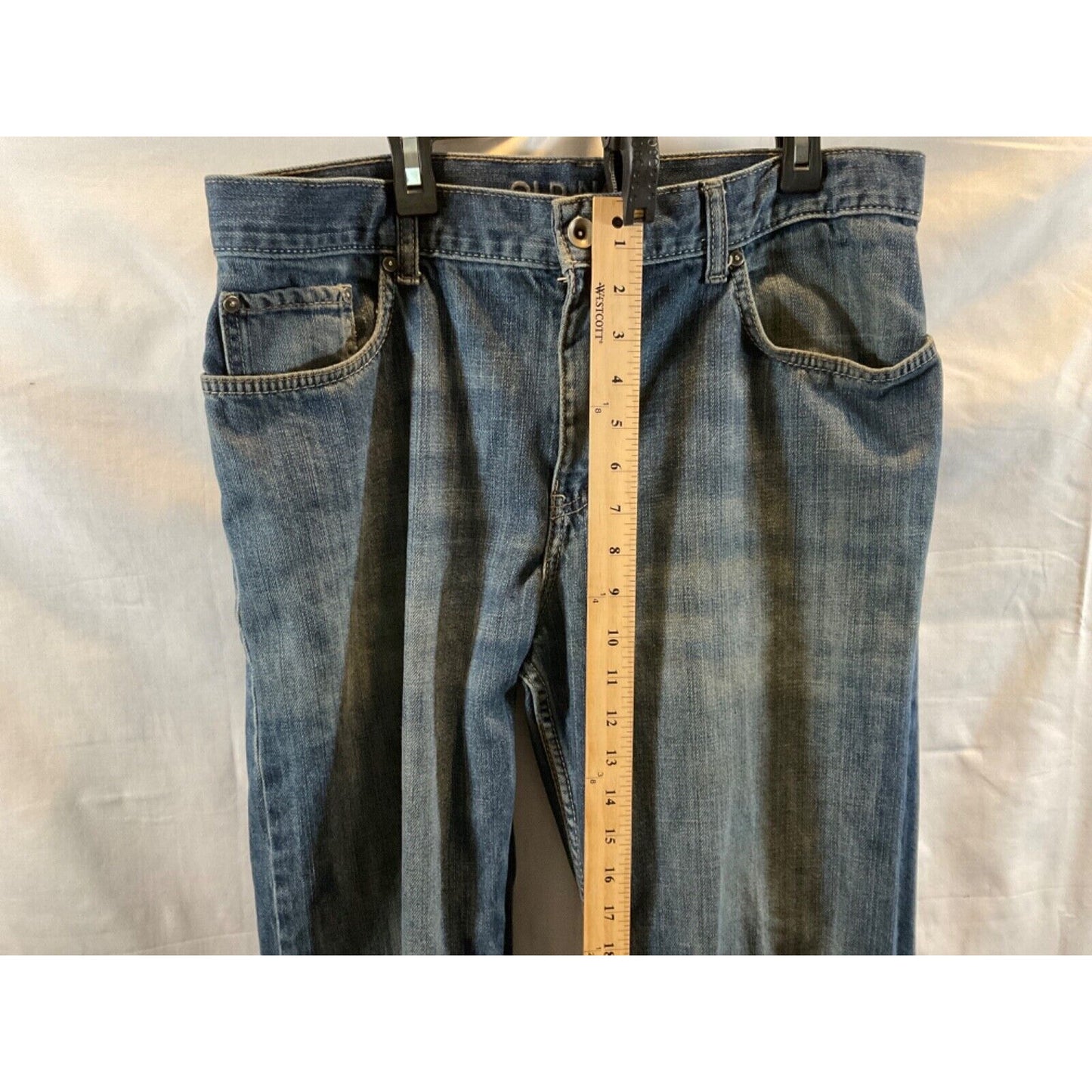 Old Navy Men's Blue Jeans 33x32 - Loose Fit, 100% Cotton, Slight Wear on Legs