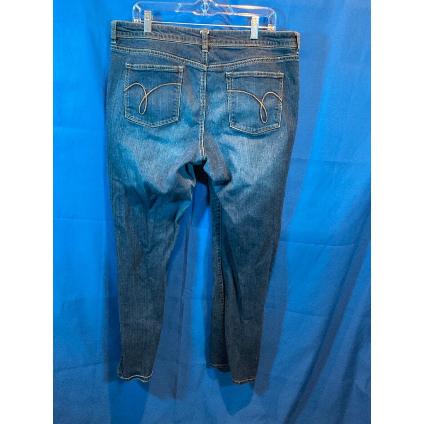 Ashley Women's Straight Leg Jeans Size 16 - Blue, 30" Inseam, 40" Waist