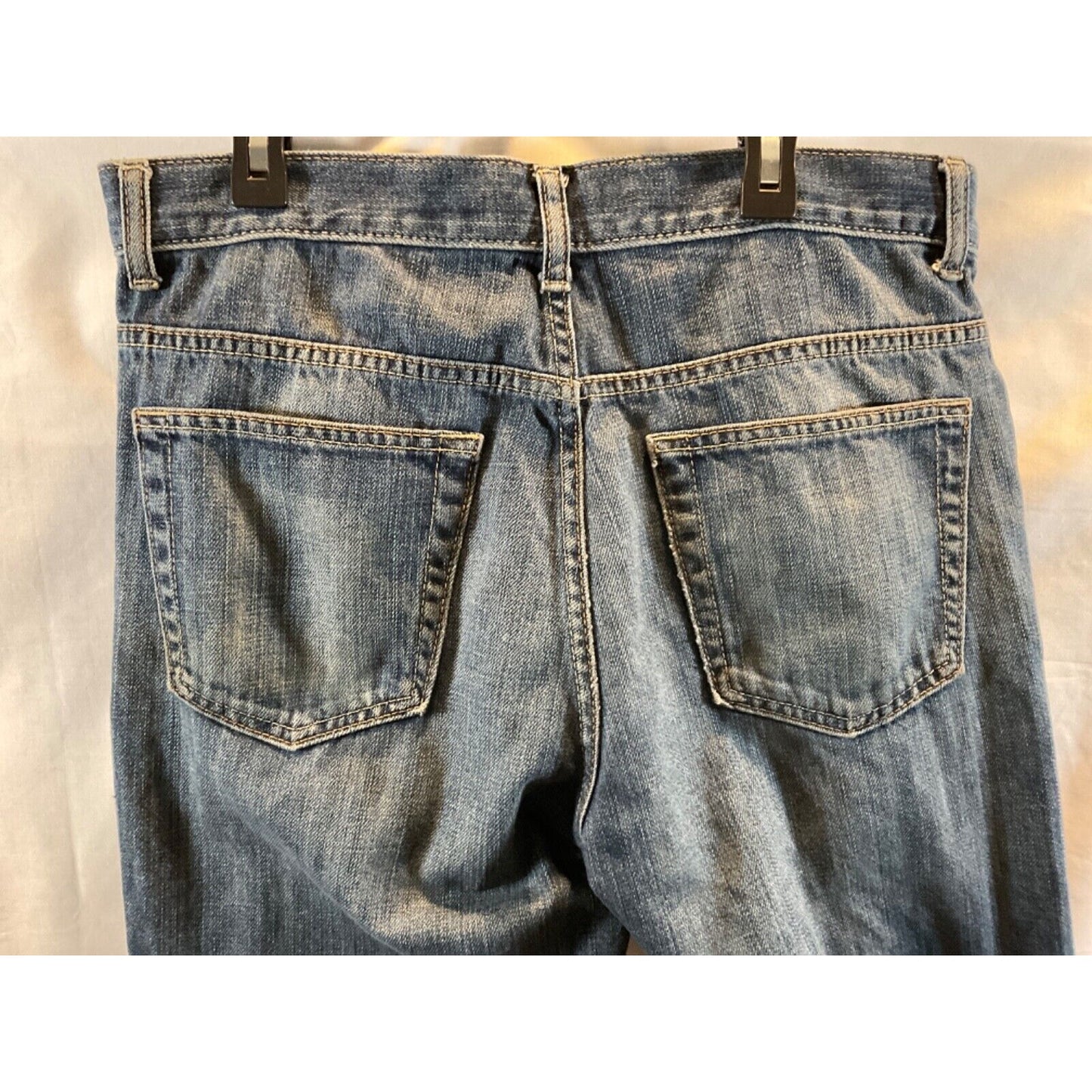 Old Navy Men's Blue Jeans 33x32 - Loose Fit, 100% Cotton, Slight Wear on Legs